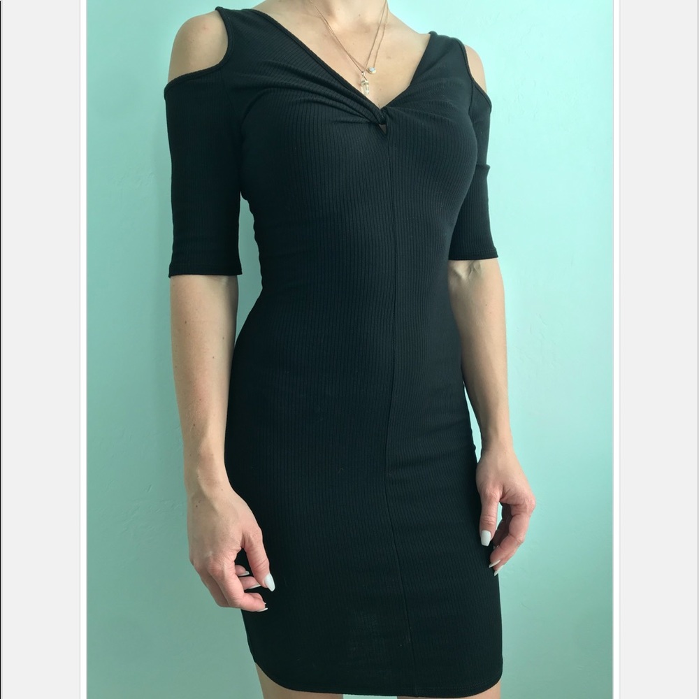 Women’s black bodycon dress